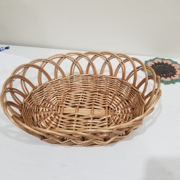 Wicker basket - Picture 1 of 4